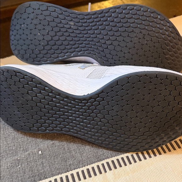 New Balance Women's White and Light Gray Athletic Running Shoes - Picture 5 of 5